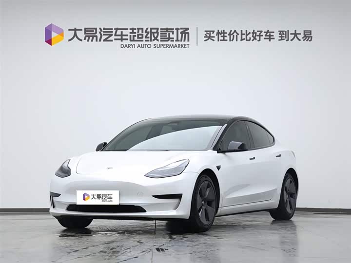 Фото 1 - Tesla Model 3