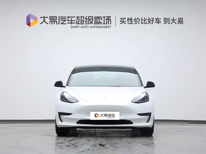 Фото 2 - Tesla Model 3