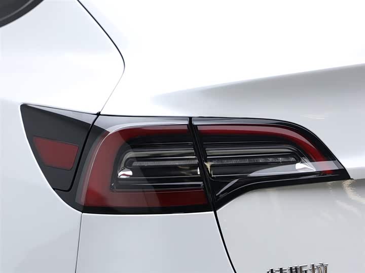 Фото 7 - Tesla Model 3