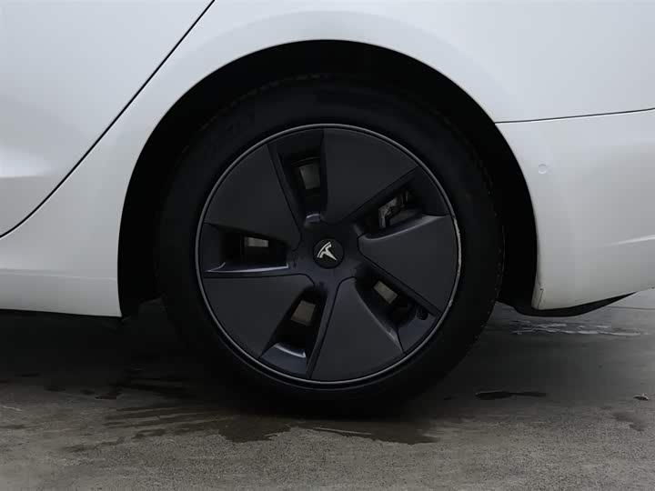 Фото 8 - Tesla Model 3