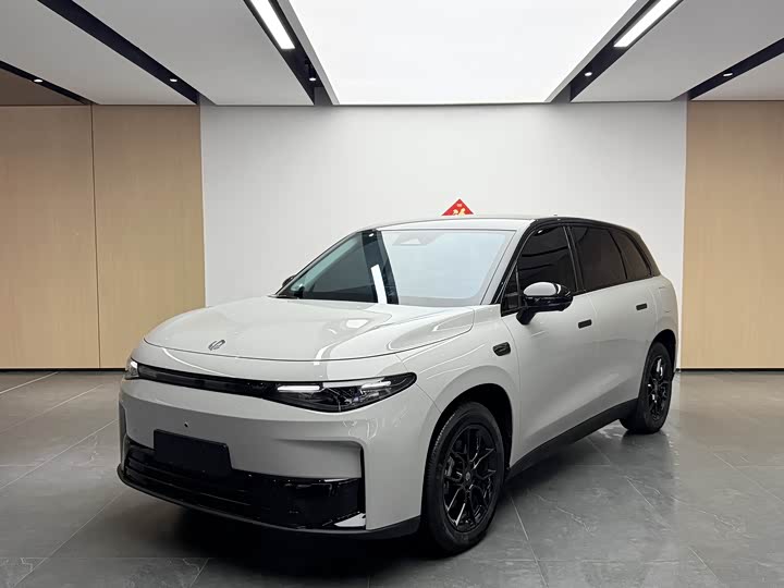 Фото 1 - Leapmotor C10