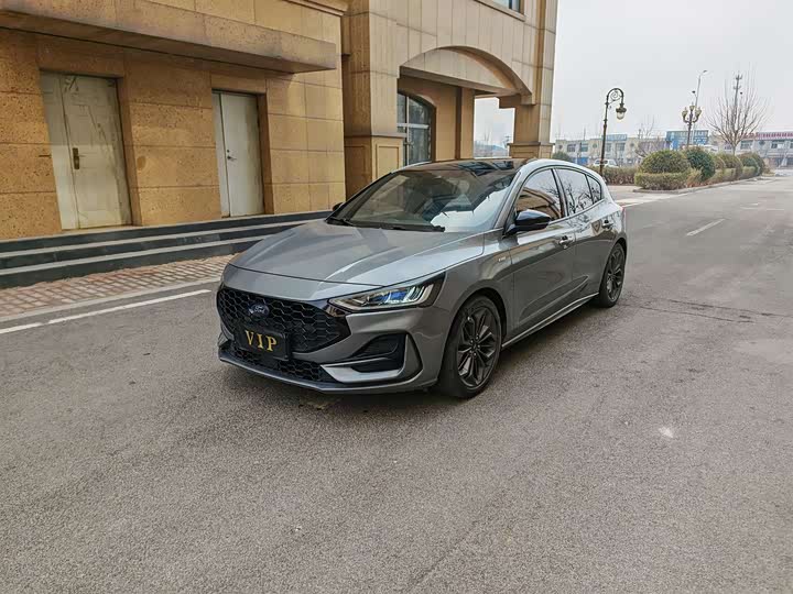 Фото 2 - Ford Focus