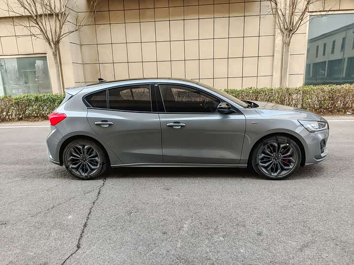 Фото 5 - Ford Focus