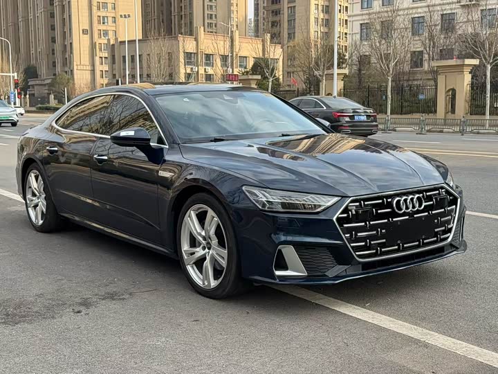Фото 3 - Audi A7L