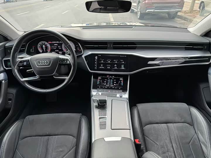 Фото 9 - Audi A7L