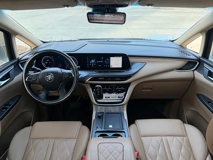 Photo 5 - Buick GL8 ES