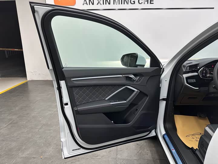 Фото 7 - Audi Q3