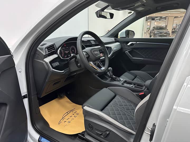 Фото 9 - Audi Q3