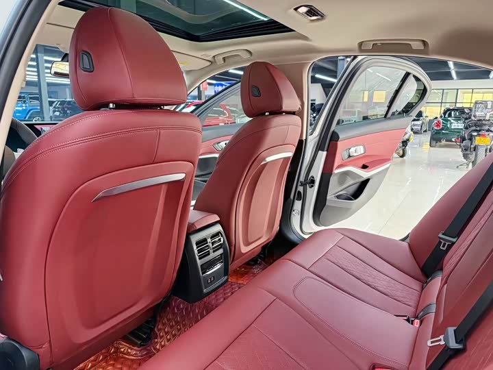 Фото 9 - BMW 3 Series