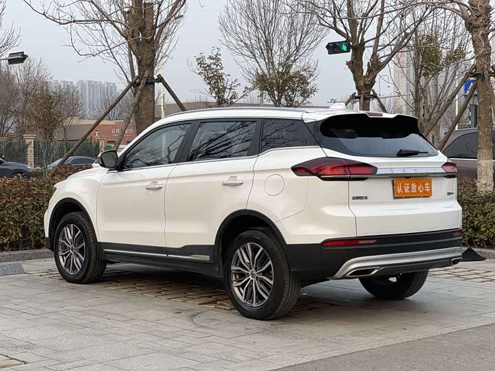 Фото 4 - Geely Atlas