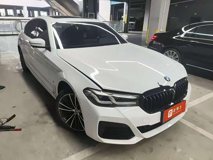 Фото 2 - BMW 5 Series