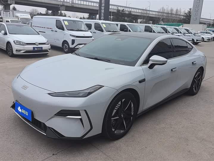 Фото 1 - Geely Galaxy E8