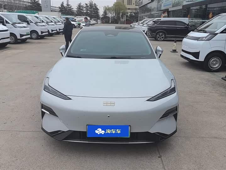 Фото 2 - Geely Galaxy E8