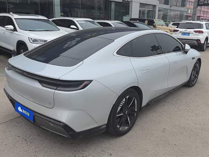 Фото 3 - Geely Galaxy E8