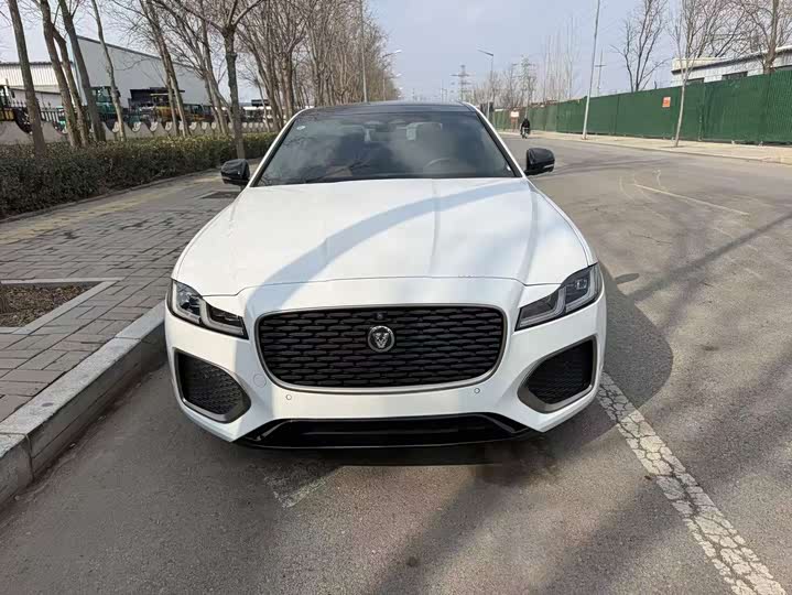 Фото 3 - Jaguar XF L