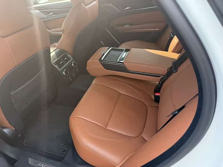 Фото 5 - Jaguar XF L