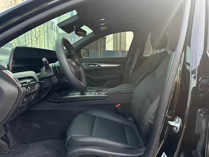 Фото 4 - Cadillac CT5