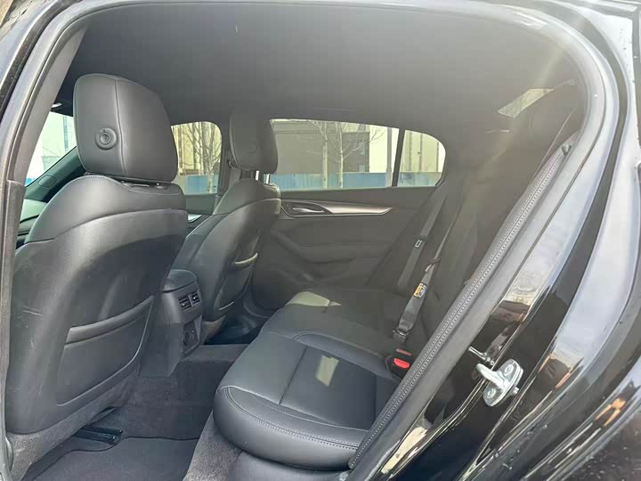 Фото 6 - Cadillac CT5