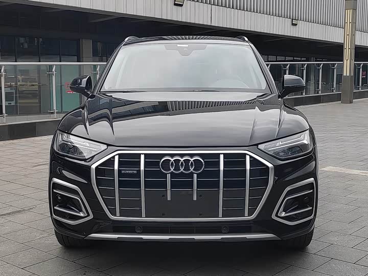 Фото 2 - Audi Q5L