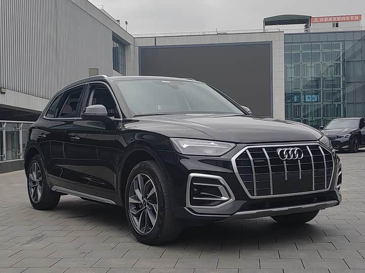 Фото 3 - Audi Q5L