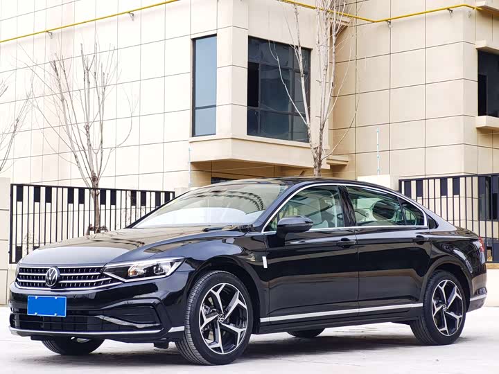 Фото 1 - Volkswagen Magotan