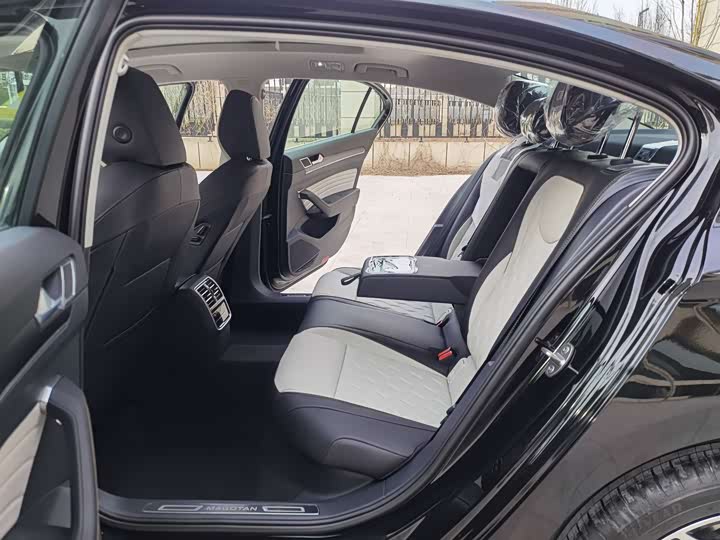 Фото 7 - Volkswagen Magotan