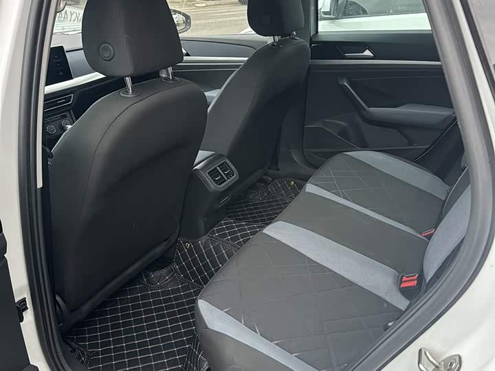 Фото 3 - Volkswagen Lavida