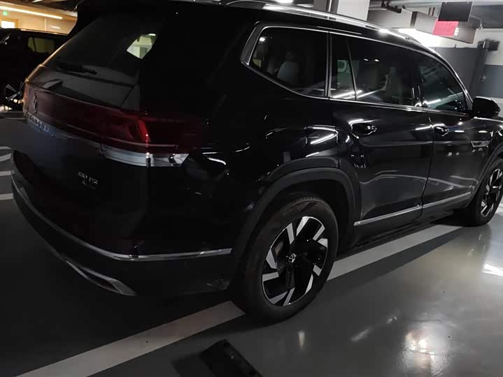 Photo 3 - Volkswagen Teramont Pro