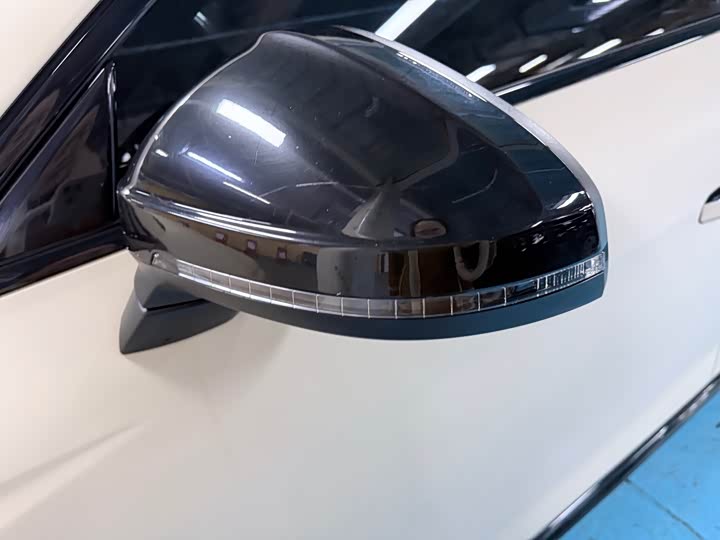 Фото 6 - Audi A4L