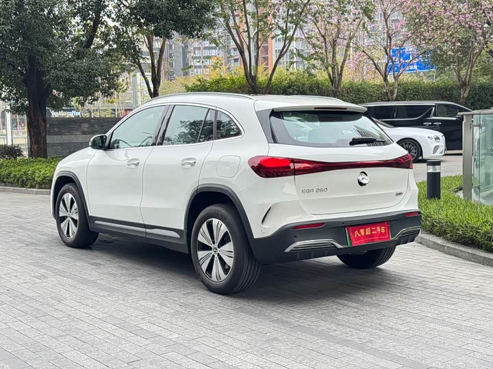 Фото 4 - Mercedes-Benz EQA