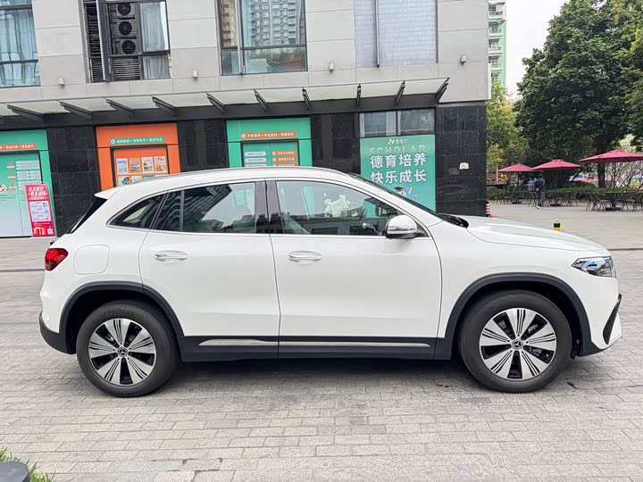 Фото 8 - Mercedes-Benz EQA