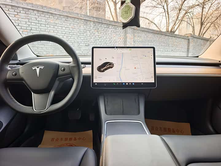 Фото 4 - Tesla Model 3