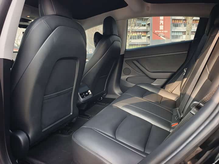 Фото 5 - Tesla Model 3