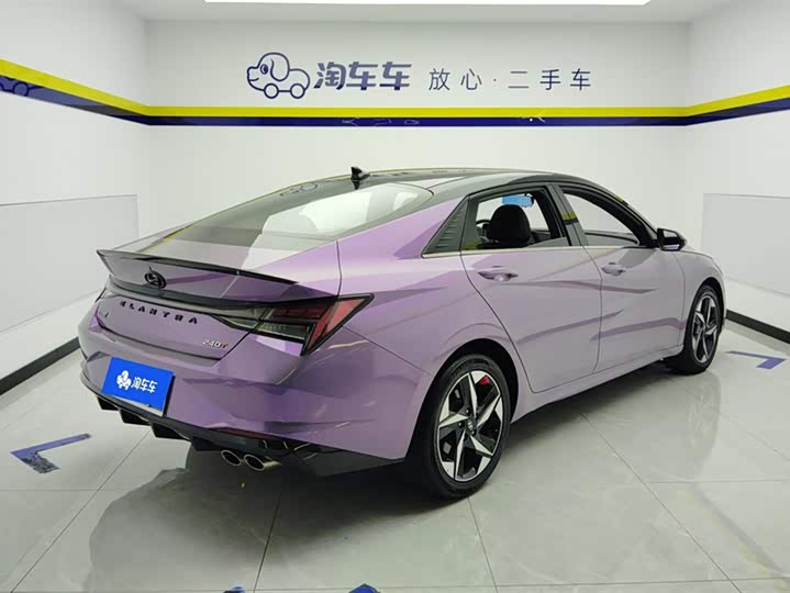 Photo 3 - Hyundai Elantra N line