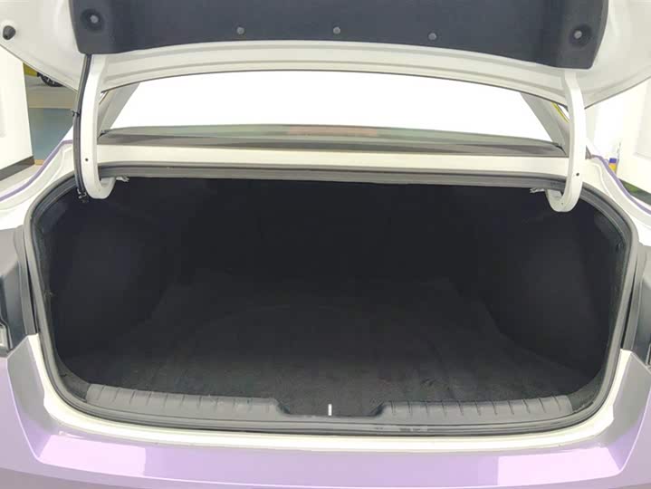 Photo 4 - Hyundai Elantra N line