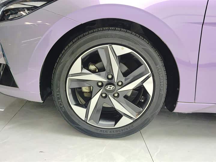 Photo 6 - Hyundai Elantra N line