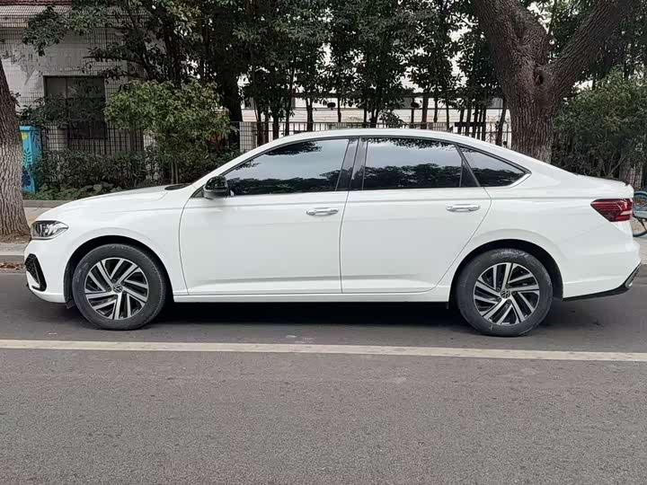 Photo 9 - Volkswagen Lavida