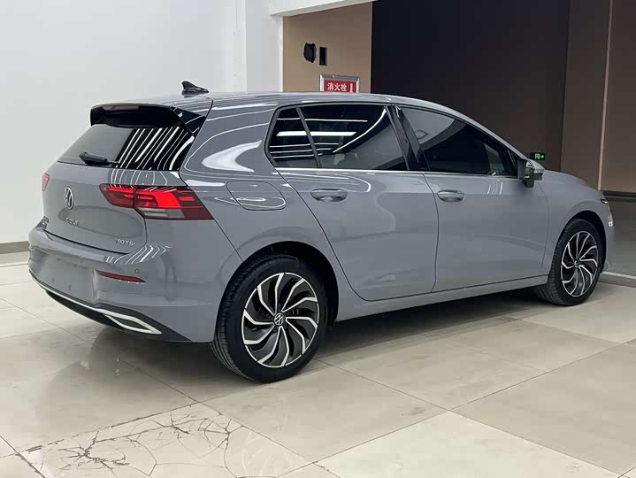 Фото 5 - Volkswagen Golf