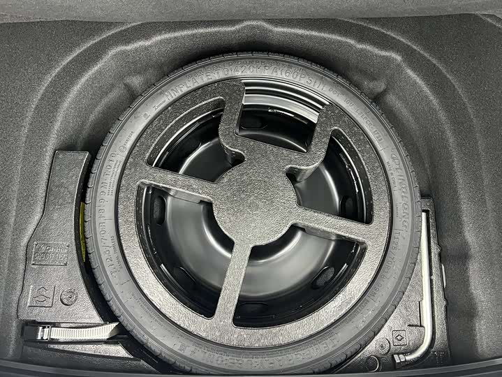 Фото 7 - Volkswagen Golf