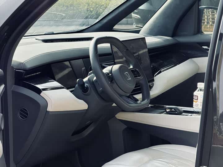 Фото 6 - Zeekr 009