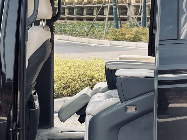 Фото 7 - Zeekr 009