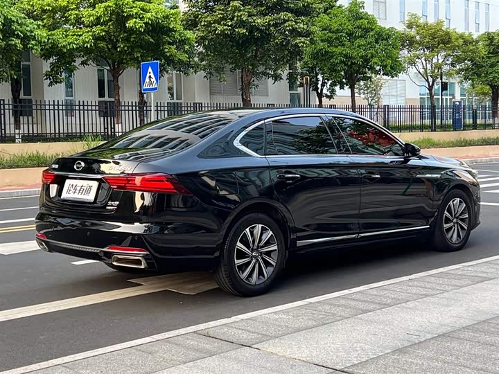 Фото 2 - GAC Trumpchi GA8
