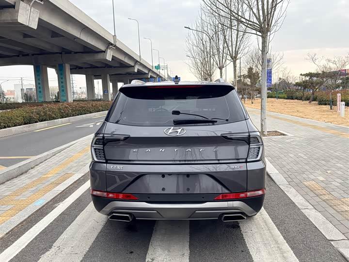 Фото 5 - Hyundai Santa Fe