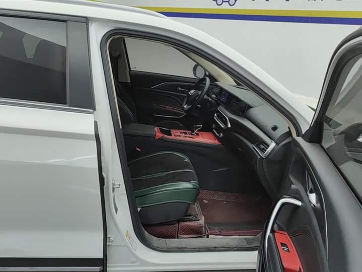 Фото 8 - Bestune T77