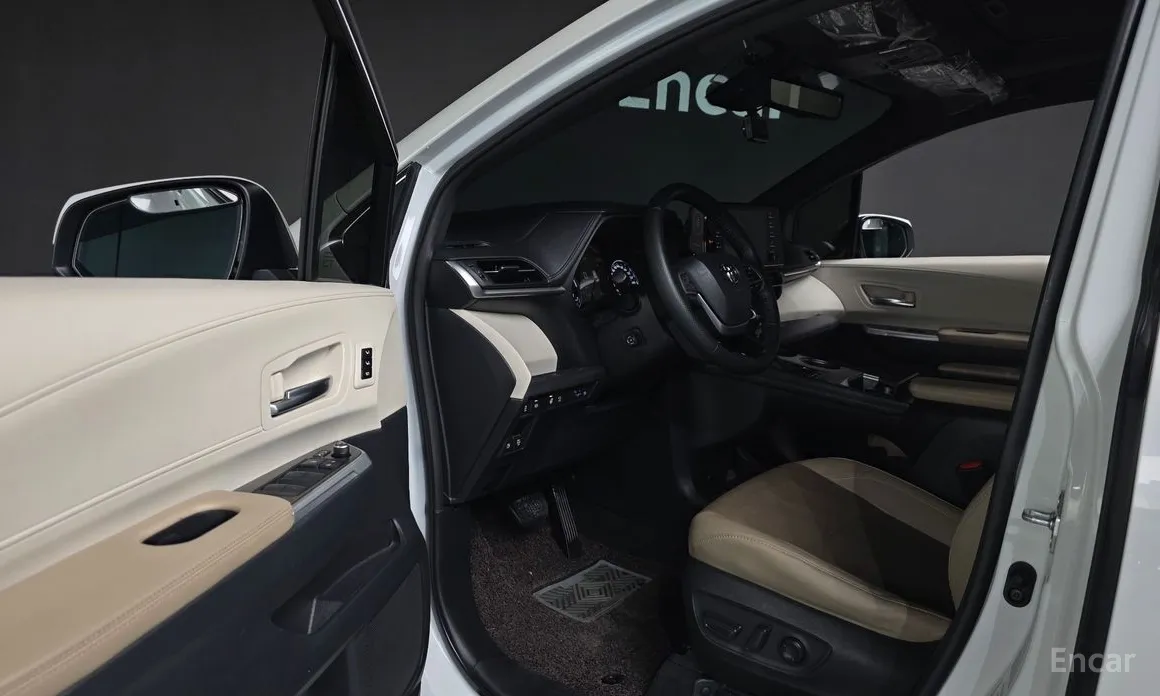 Фото 13 - Toyota Sienna