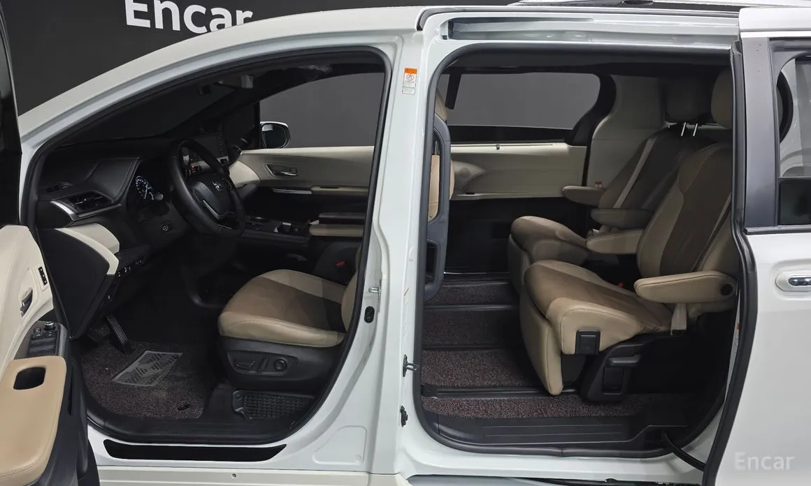 Фото 17 - Toyota Sienna