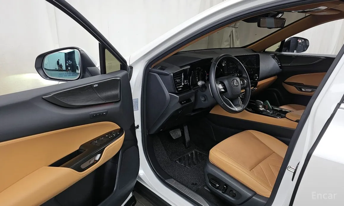 Фото 10 - Lexus NX