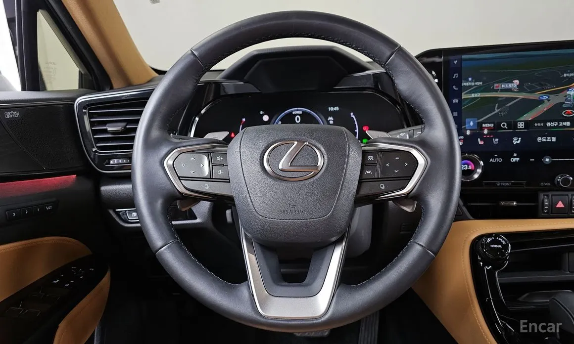 Фото 13 - Lexus NX