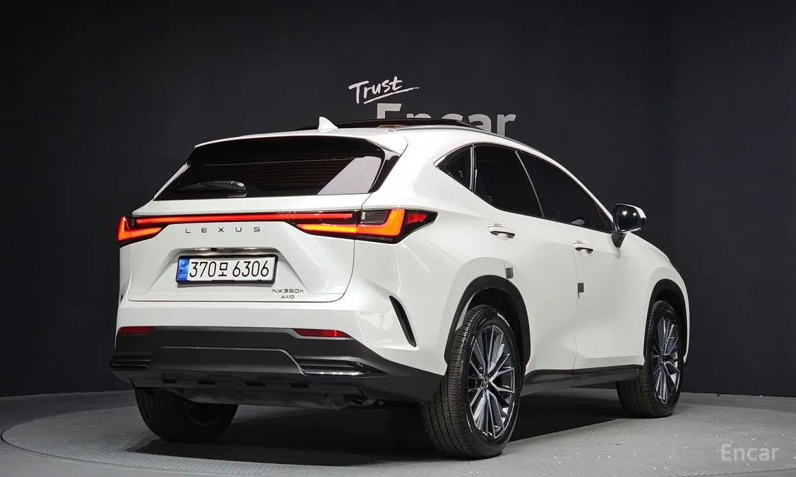 Фото 2 - Lexus NX