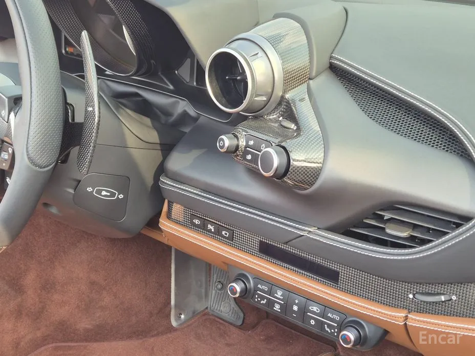 Фото 13 - Ferrari F8